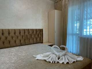 Гостевой дом Эллаиса Адлер Двухместная небольшая комната с балконом-1