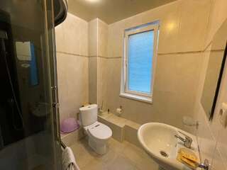 Гостевой дом Эллаиса Адлер Четырехместная комната-3