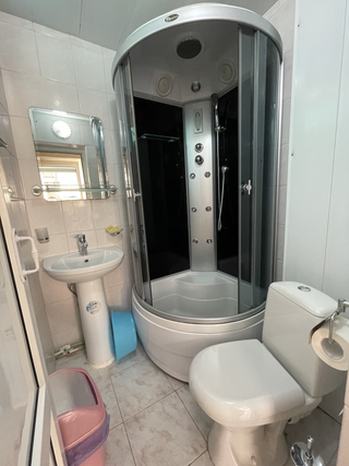 Гостевой дом Эллаиса Адлер Двухместная комната с балконом и видом во внутренний двор (2 односпальные кровати)-3