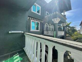 Гостевой дом Эллаиса Адлер Двухместная комната с балконом и видом во внутренний двор-10