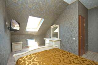 Гостевой дом Эллаиса Адлер Двухместная комната (мансарда, 4 этаж)-3