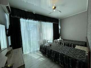 Гостевой дом Эллаиса Адлер Двухместная комната (2 односпальные кровати)-3