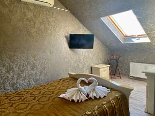 Гостевой дом Эллаиса Адлер Двухместная комната (мансарда, 4 этаж)-2