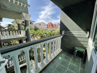 Гостевой дом Эллаиса Адлер Двухместная улучшенная комната с балконом и видом во внутренний двор-6