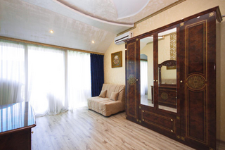 Гостевой дом Эллаиса Адлер Комната с кухней и с видом во внутренний двор-1