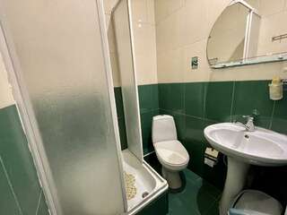 Гостевой дом Эллаиса Адлер Четырехместная комната с видом во внутренний двор-8