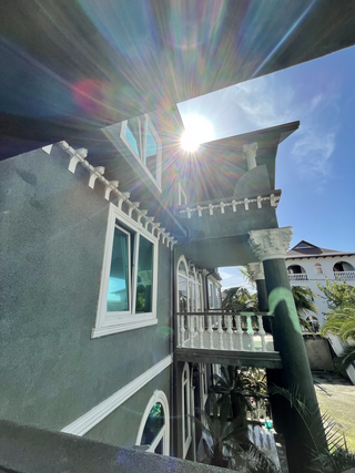 Гостевой дом Эллаиса Адлер Двухместная улучшенная комната с балконом и видом во внутренний двор-9