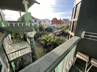 Гостевой дом Эллаиса Адлер Двухместная комната с балконом и видом во внутренний двор (2 односпальные кровати)-5